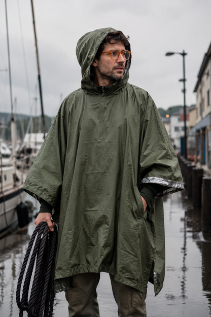 Poncho d'Urgence Haute Visibilité – Imperméable Réfléchissant Coupe-Vent Route